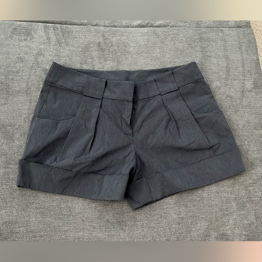 Vera Wang Lavender Label size 8 business casual shorts